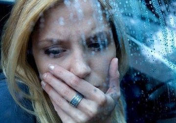 Superar el trauma de sentirse perseguido con hipnosis terapéutica